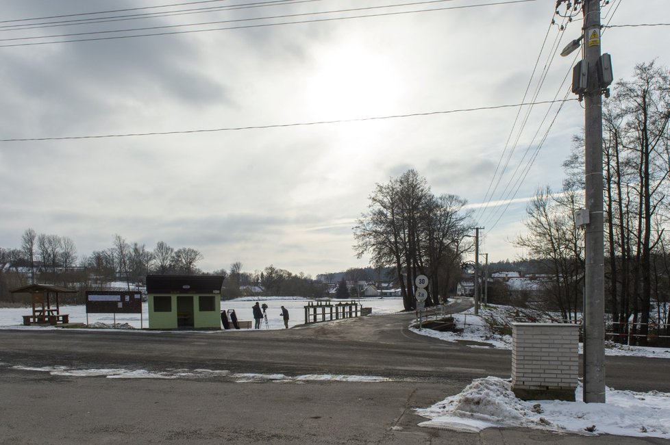 Pohled na obec Dlouhá Lhota na Táborsku, kde se v uplynulých dnech prokázal výskyt ptačí chřipky (25. 1. 2021)