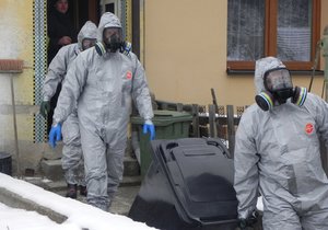Veterináři za pomoci hasičů a policie zlikvidovali v pondělí více než 1500 kusů drůbeže z malých chovů v Oslavanech na Brněnsku.
