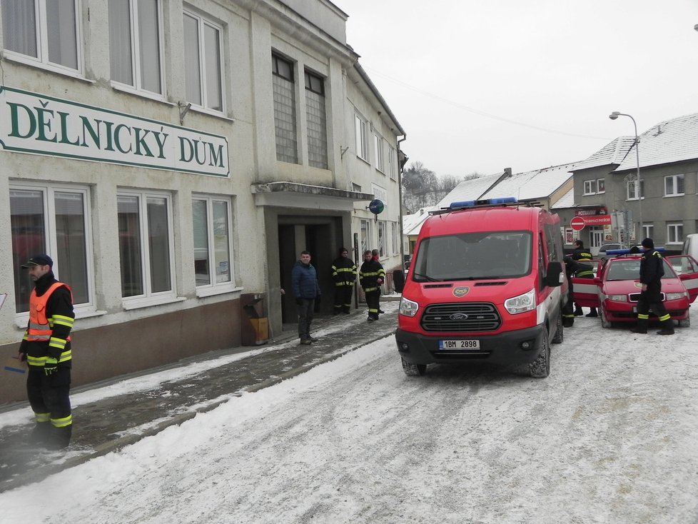 Organizačním centrem celé akce se stal oslavanský Dělnický dům s vedlejším kinem.