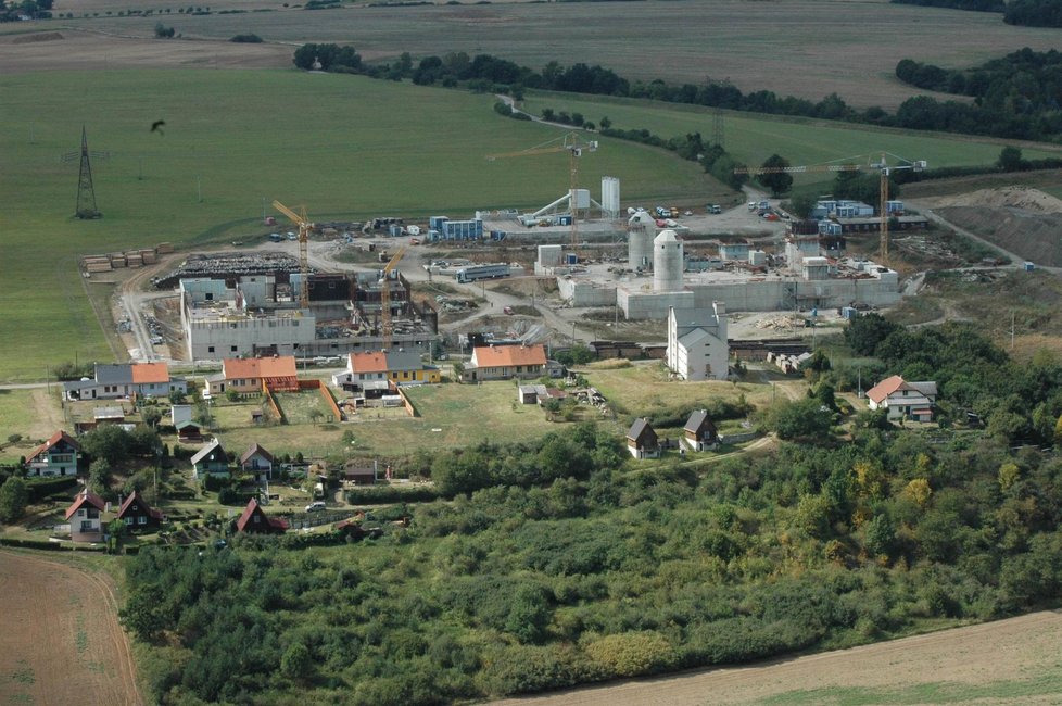 Ptyč 14.7.2011: ...pak se objevily zprávy, že tu má přežít konec světa hrstka vyvolených...