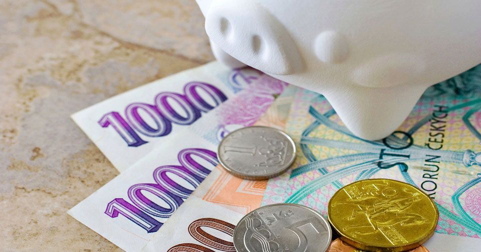 Dluhy českých domácností vůči bankám v březnu stouply proti únoru o 9,3 miliardy korun zhruba na 1,556 bilionu korun. Meziročně dlužily domácnosti o 110 miliard korun více.
