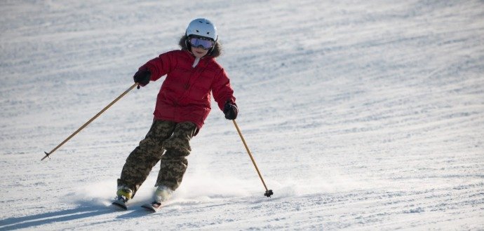 Nové lyže pro děti? Je lepší, když si je půjčíte