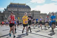 Prahou se v sobotu prožene půlmaraton: Omezí řidiče i cestující MHD!