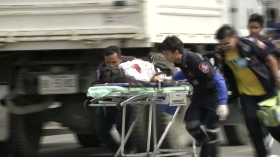 Série pumových atentátů v Thajsku zabila nejméně 4 osoby.