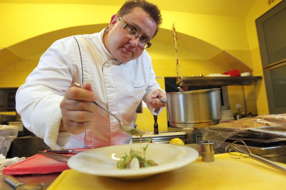 Jan Punčochář na festivalu Jídlo zblízka v restauraci la bouchee (Brno 8.7. 2013).