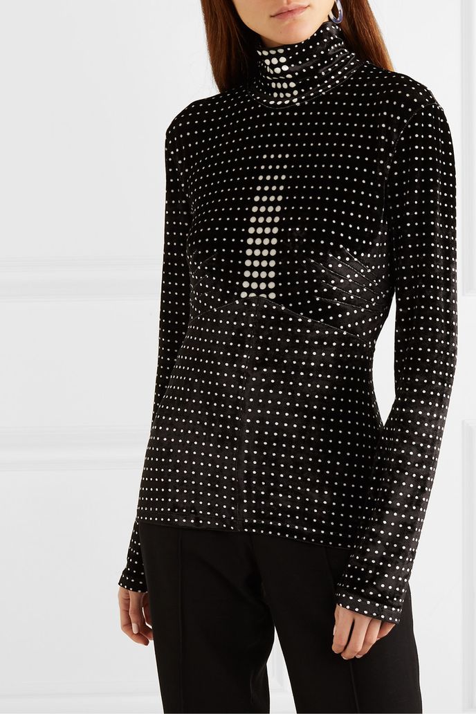 Top, Paco Rabbane, 369 eur, prodává Net-a-Porter.com