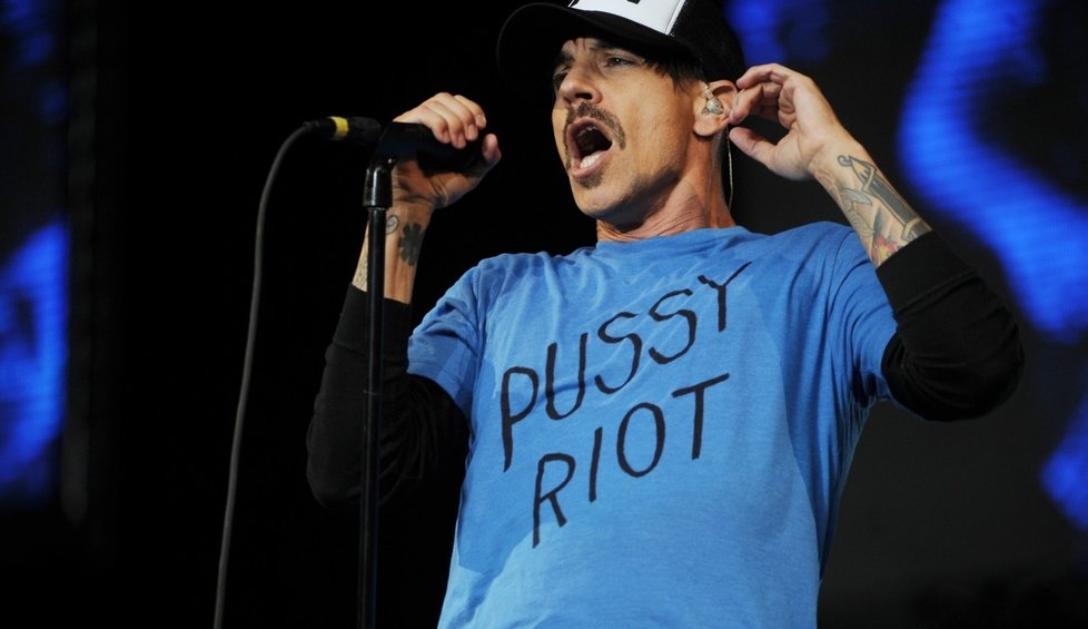 Pussy Riot na koncertě v Rusku podpořila i skupina Red Hot Chili Peppers