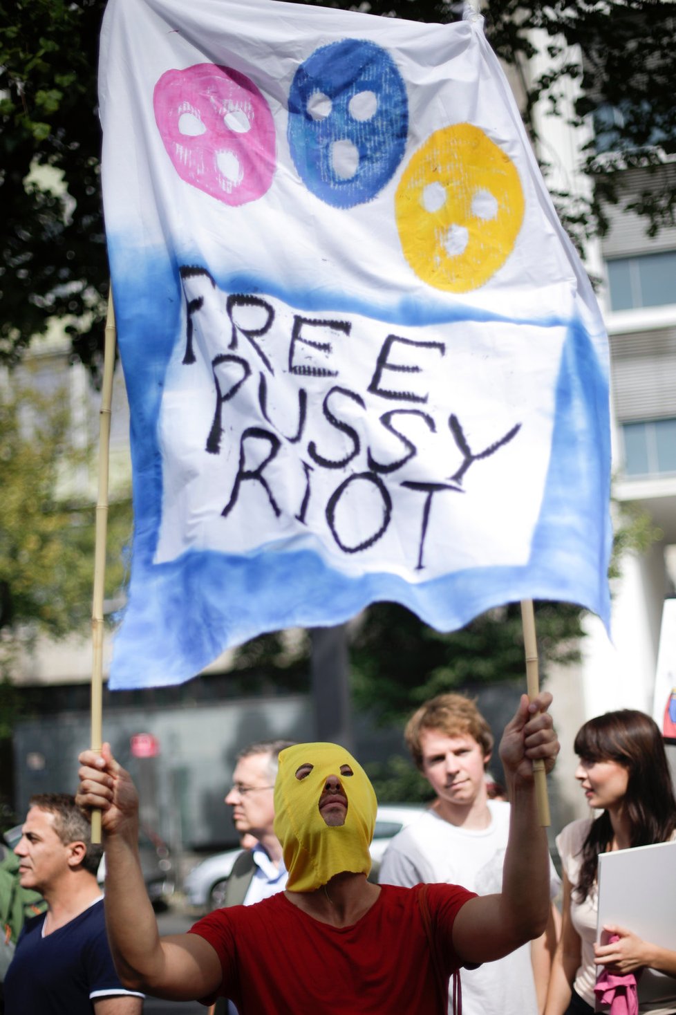 Německý fanoušek žádá osvobození Pussy Riot