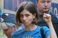 Stěžovala si na podmínky ve vězení: Krásnou členku Pussy Riot poslali na Sibiř!