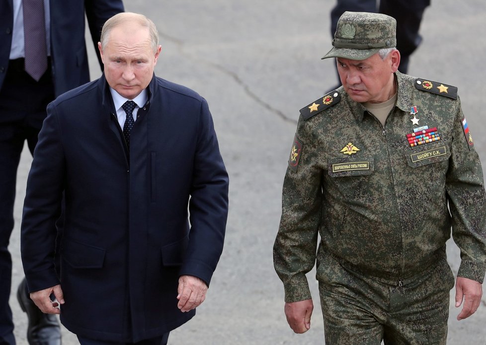 Ruský prezident Vladimir Putin se objevil na vojenském cvičení Západ 2021, kterého se účastnili vojáci Ruska a Běloruska.