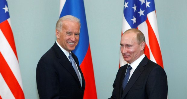 Biden poprvé mluvil s Putinem: Dohodli prodloužení klíčové smlouvy o jaderných zbraních