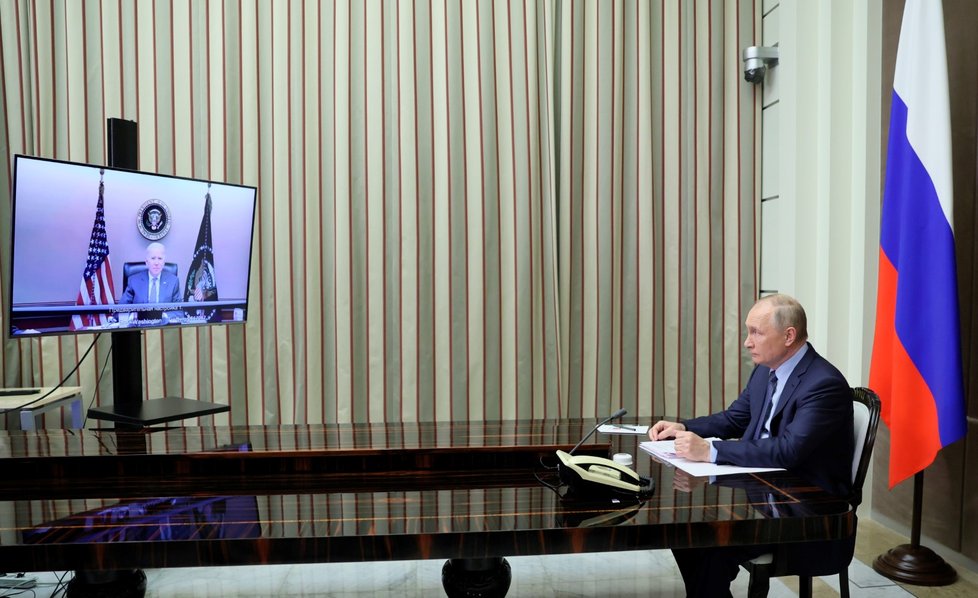 Vladimir Putin hovořil s Joem Bidenem.