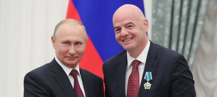 Ruský prezident Putin a šéf FIFA Gianni Infantino
