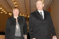 Putin mlátil manželku a podváděl ji, tvrdí německá tajná služba