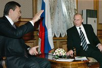 Kreml už chystá loutkovou vládu: Svržený exprezident Janukovyč vyčkává v Minsku