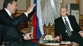 Viktor Janukovyč byl proruský prezident Ukrajiny. S Vladimirem Putinem roku 2006.