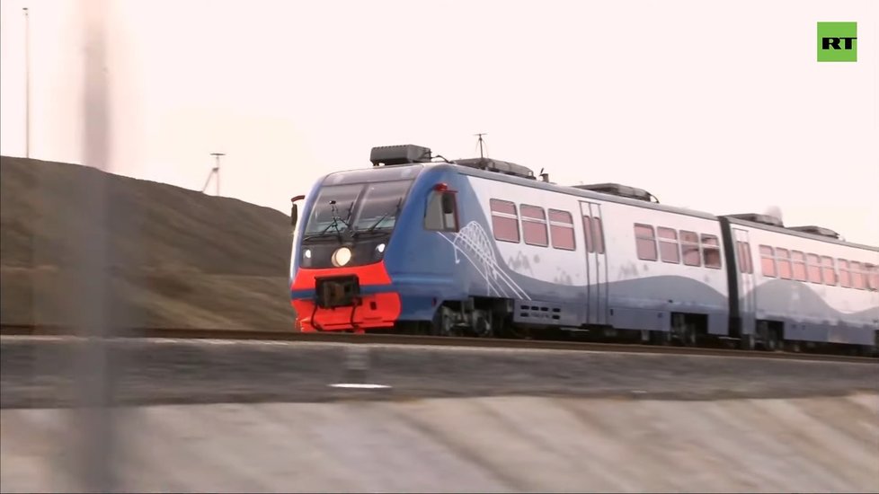 Přepravu po železnici na Krym zahájit prezident Putin (23. 12. 2019)