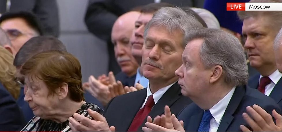 Peskovův potlesk při Putinově projevu (29. 2. 2024)