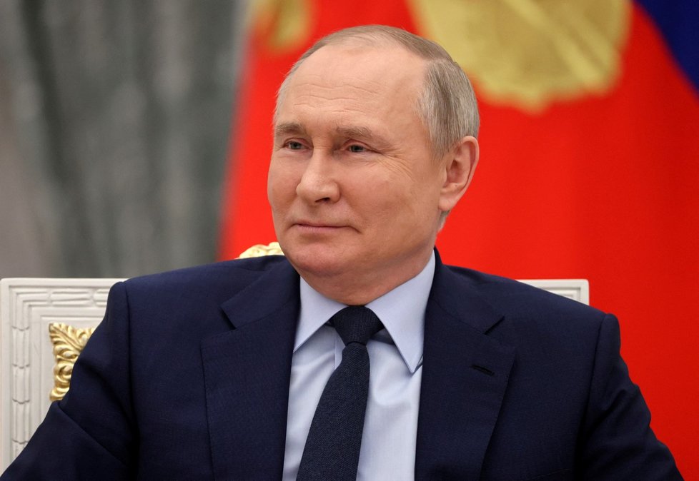 Vladimir Putin je už nějakou dobu zjevně oteklý v obličeji.