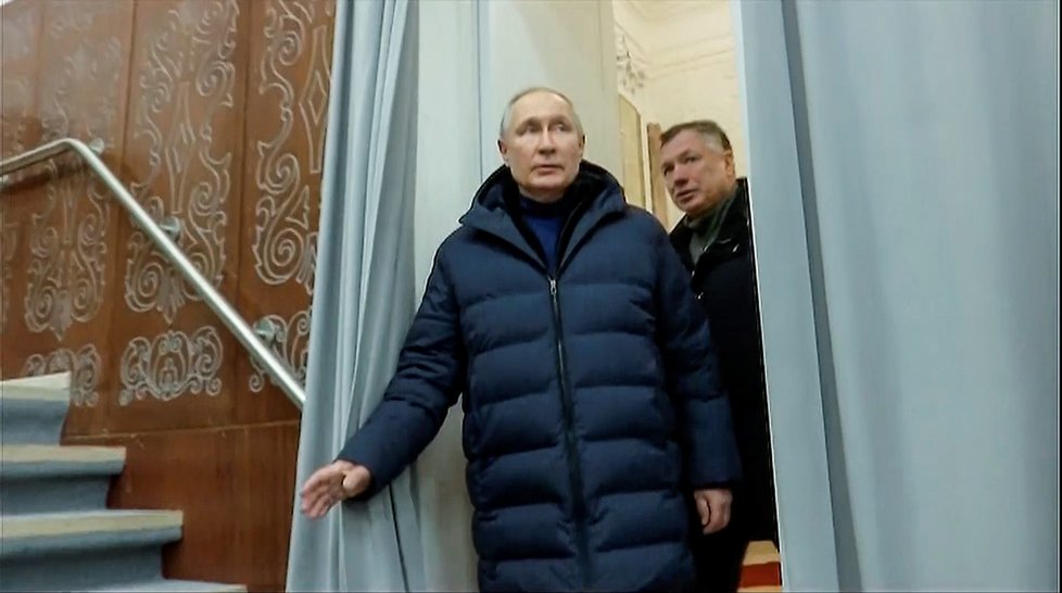 Putin navštěvoval některé domácnosti v okupovaném Mariupolu