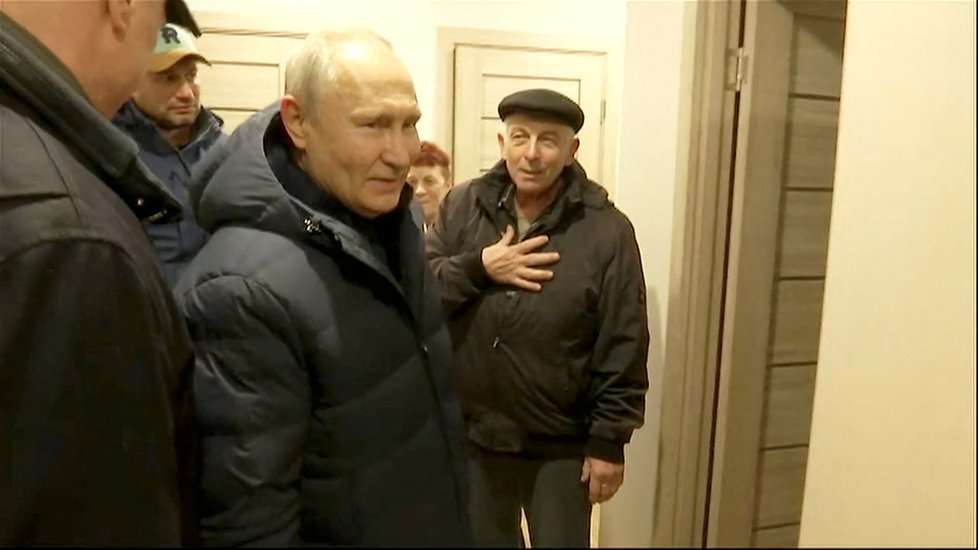 Vladimir Putin v Mariupolu