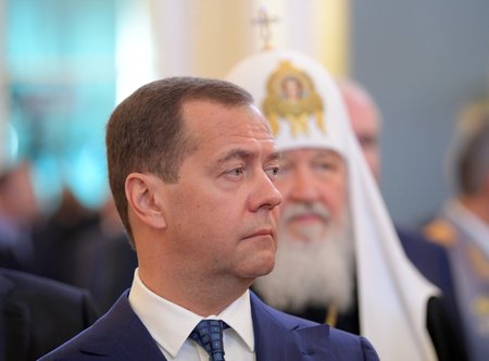 Medveděv při inauguraci Putina prezidentem