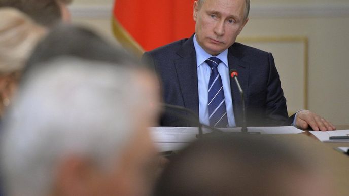 Putin na jednání se členy vlády Putin na jednání se členy vlády