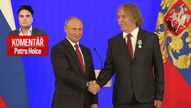 Puškinova medaile od ruského prezidenta Vladimira Putina pro českého písničkáře Jaromíra Nohavicu pohledem Petra Holce