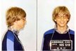 Bill Gates na policejní fotografii po zatčení za jízdu v autě bez řidičského průkazu, 1977