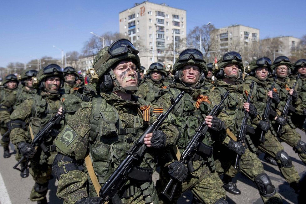 Velkolepá vojenská přehlídka v Moskvě.