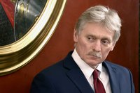 Jsme ve válce, řekl poprvé mluvčí Kremlu Peskov. Z eskalace viní Západ