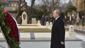 Putin v Budapešti poctou sovětským vojákům porušil zákony