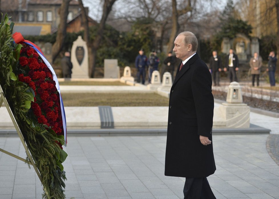 Putin v Budapešti poctou sovětským vojákům porušil zákony