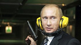 Ostrostřelec Vladimir Putin opět kandiduje na ruského prezidenta