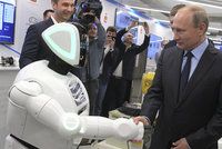 Putin si potřásl rukou se „zlobivým“ robotem. Utekl z laboratoře a byl i na demonstraci