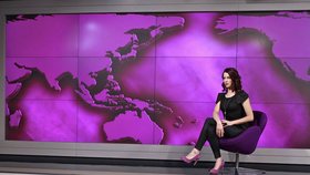 Moderátorka Abby Martin v televizním studiu ruského programu Russia Today