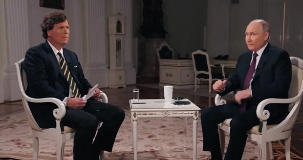 Putinova mediální prohra! Rozhovor s Carlsonem u diváků propadl, porazil ho i kvíz