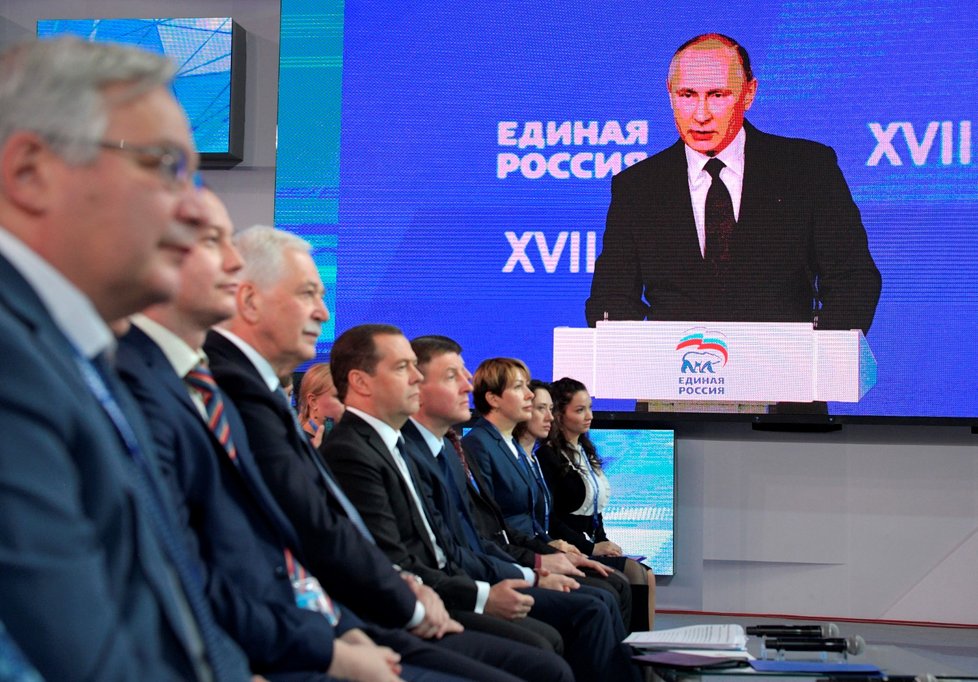 Vladimir Putin získal do voleb podporu strany Jednotné Rusko.