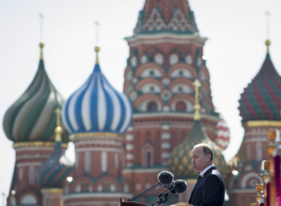 Proslov prezidenta Putina při armádní přehlídce v Moskvě