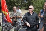 Motorkáři oddaní Putinovi. Noční vlci projedou Českem.