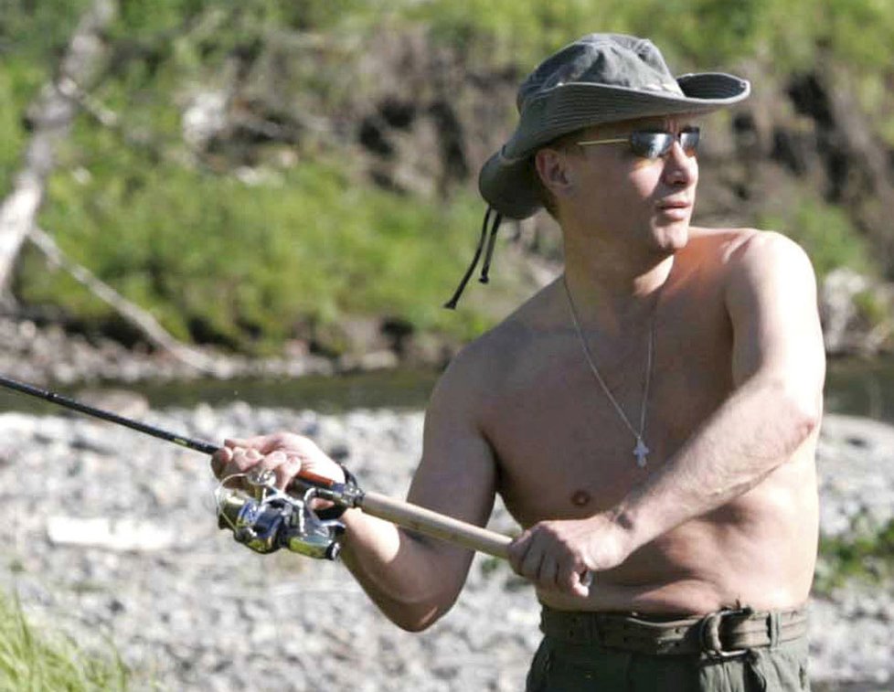 Putin loví ryby na jihu Sibiře