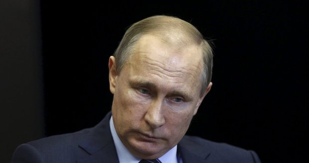 Ruskému prezidentovi Vladimiru Putinovi přidělala sestřelená stíhačka vrásky na čele.