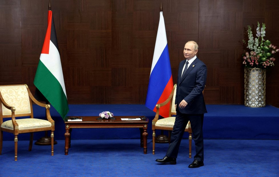 Vladimir Putin na summitu v kazašské Astaně (13. 10. 2022)