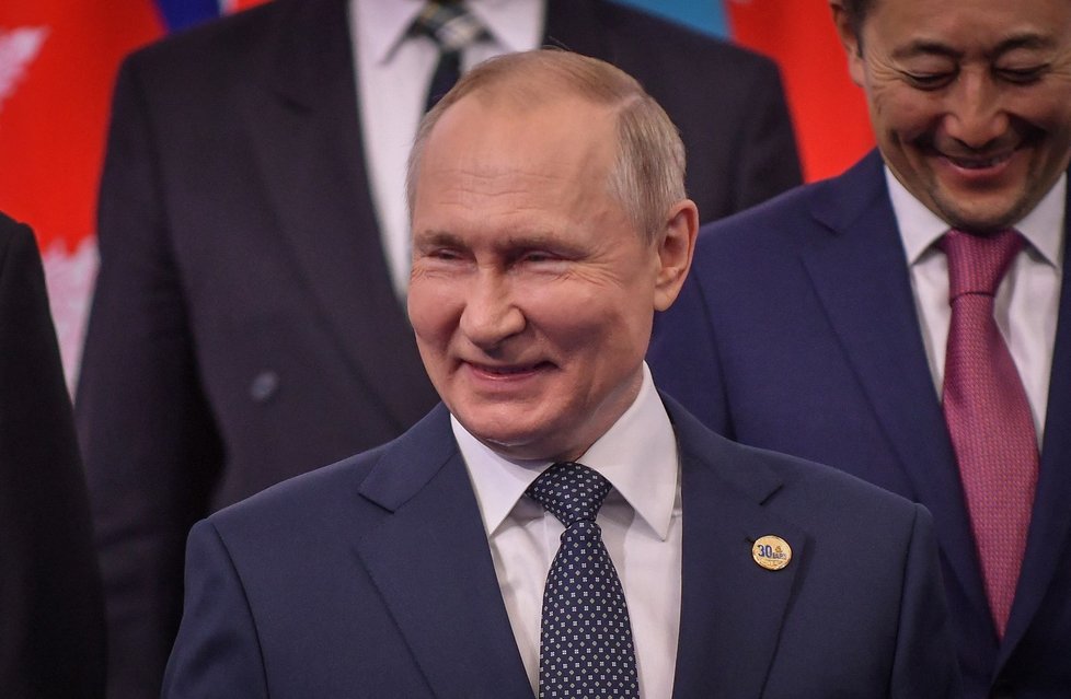 Vladimir Putin na summitu v kazašské Astaně (13. 10. 2022)