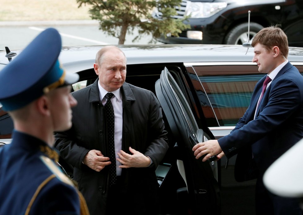 Ruský prezident Vladimir Putin dorazil do Vladivostoku na summit s vůdcem KLDR Kim Čong-unem (25. 4. 2019)