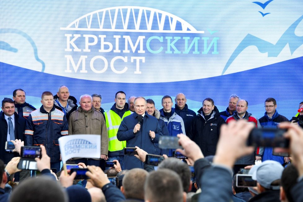 Přepravu po železnici zahájil prezident Putin (23. 12. 2019)