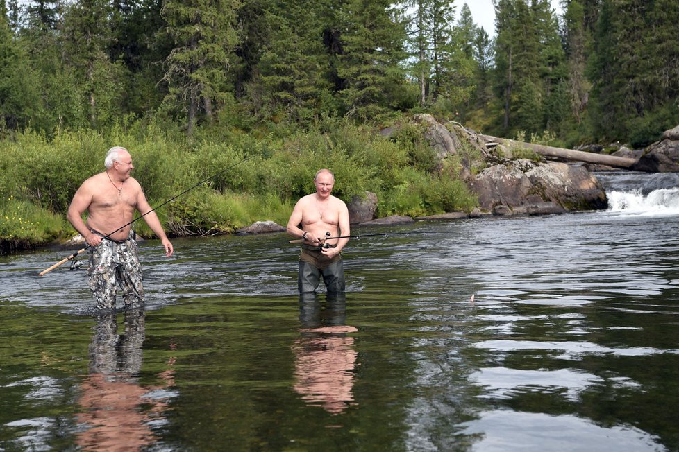 Putinovo rybaření vedlo poslance k udání na generální prokuratuře.