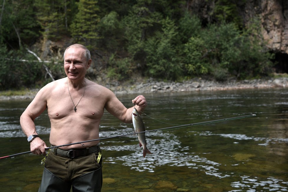 Putinovo rybaření vedlo poslance k udání na generální prokuratuře.