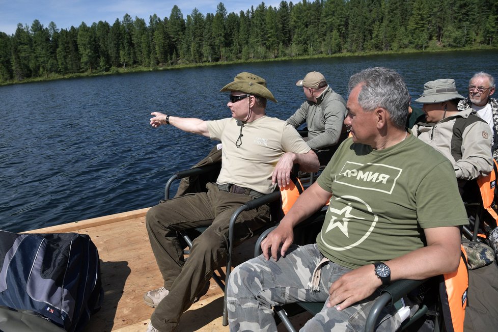 Putinovo rybaření vedlo poslance k udání na generální prokuratuře.