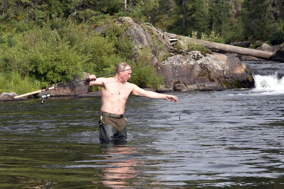 Putinovo rybaření vedlo poslance k udání na generální prokuratuře.